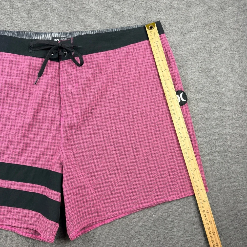 Hurley Phantom Board Shorts Men's 40 Pink Black Plaid Striped Swim Trunks AQ9990